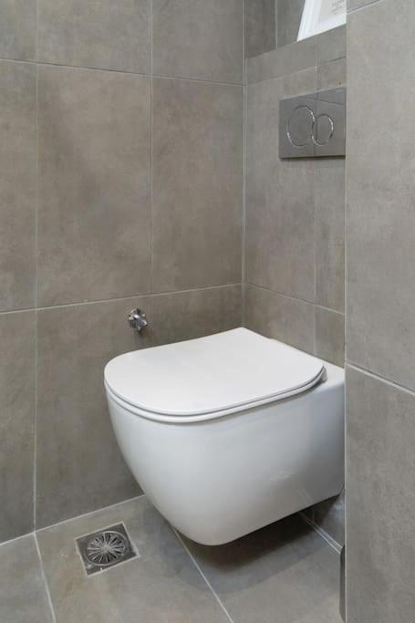 Modernised Athenian Apartment /W 2Br & 2Ba Athens Exterior photo
